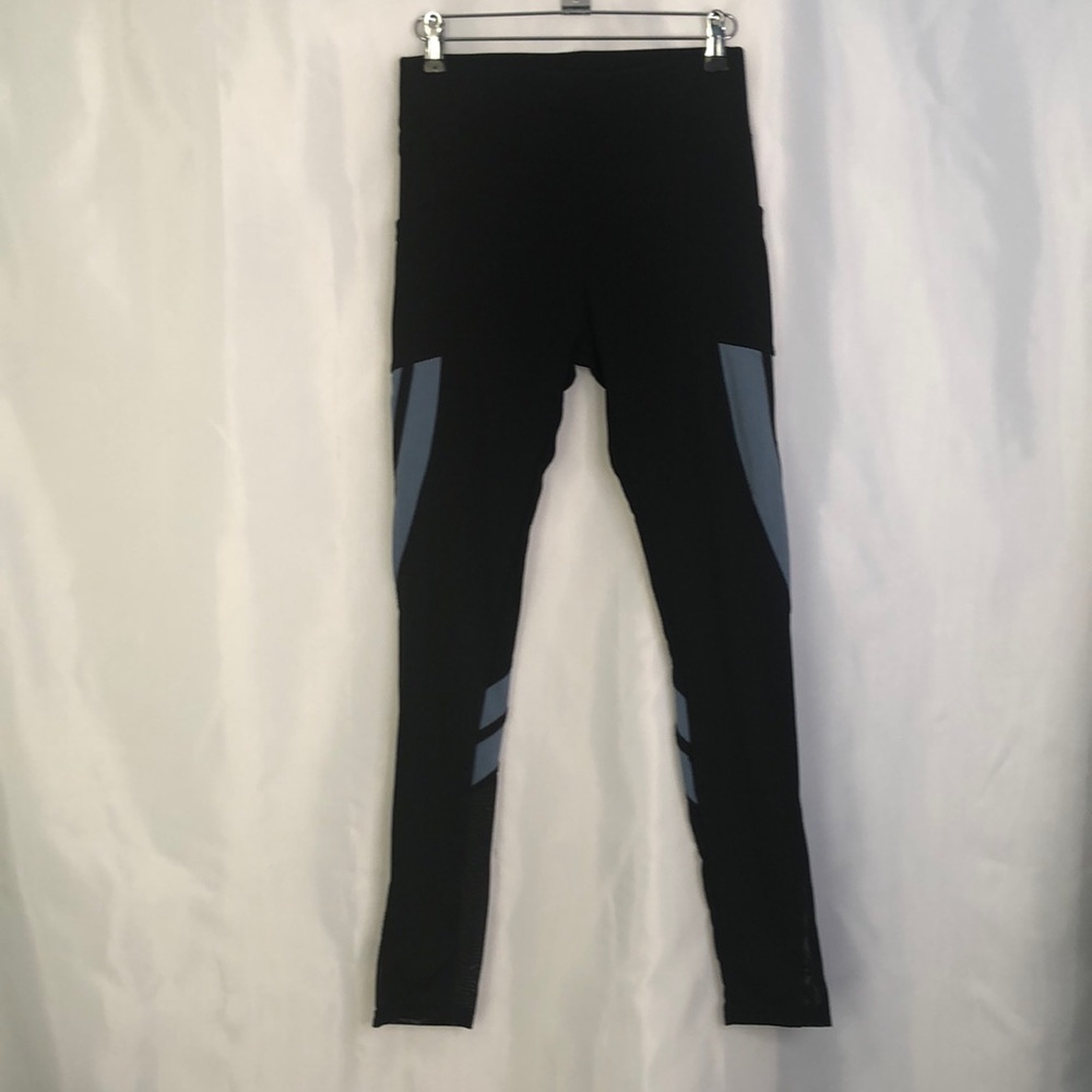 Yuna Classic Fashion Leggings Size S/M